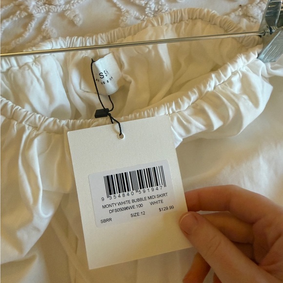 DISSH White Balloon-Hem Skirt Monty - Picture 2 of 6